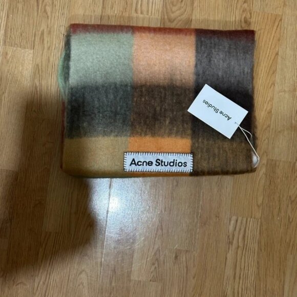 Acne Studios Scarf - Picture 3 of 5